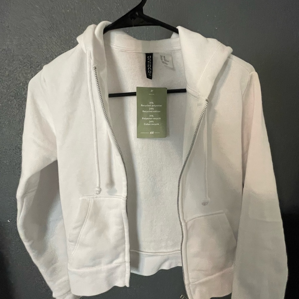 H&M white zip up cropped hoodie